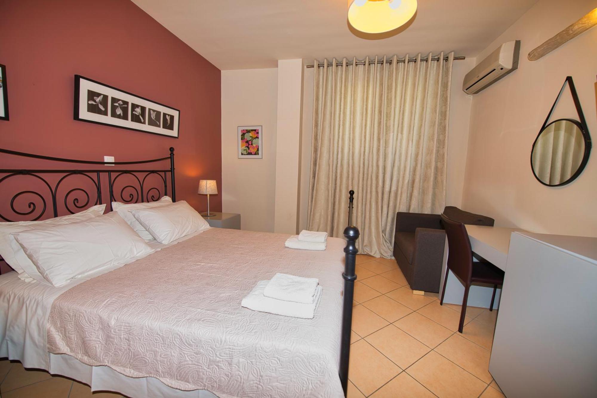 Marini Luxury Apartments And Suites Aegina Zewnętrze zdjęcie